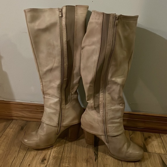 Torrid size 10.5 wide calf boots - Picture 3 of 6